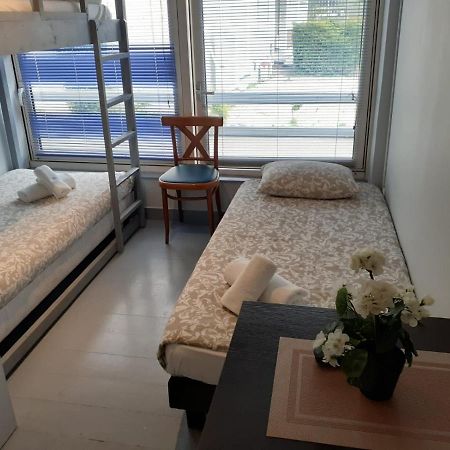 Paris Par Trains, Area, Studios Avec Salle De Bain Et Kitchenette Privees, Ou, Chambres Avec Salles Bain Et Cuisines Communes Persan Bagian luar foto