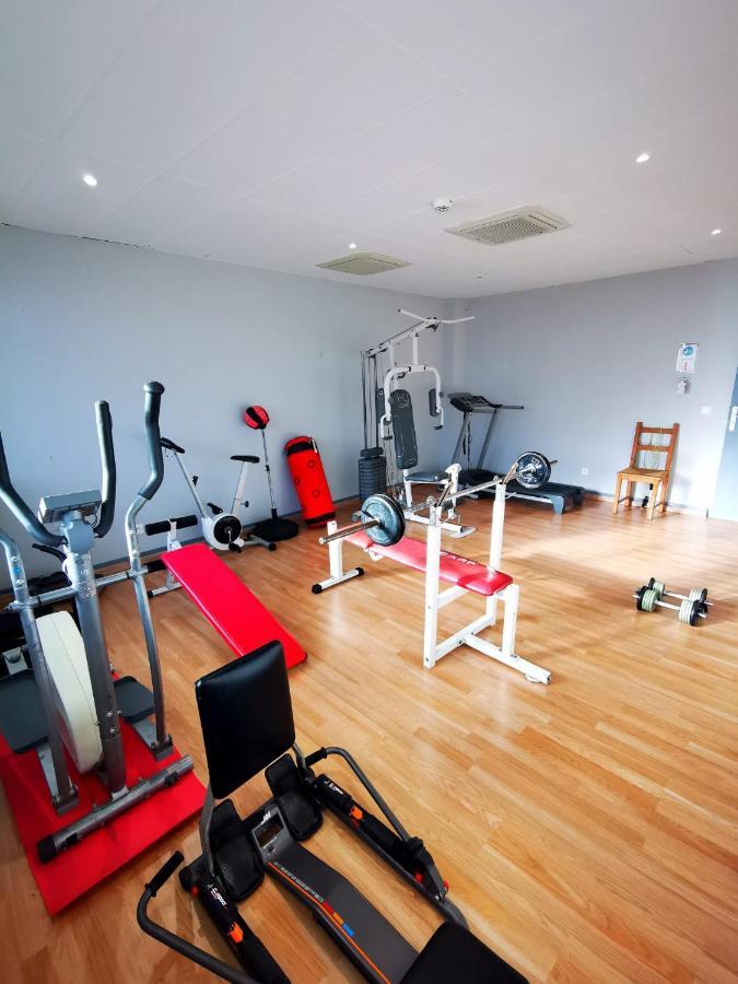 Paris Par Trains, Area, Studios Avec Salle De Bain Et Kitchenette Privees, Ou, Chambres Avec Salles Bain Et Cuisines Communes Persan Bagian luar foto